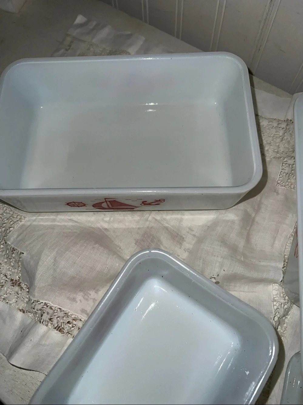 Set Vintage McKee milk glass red ship casserole & small refrigerator dishes